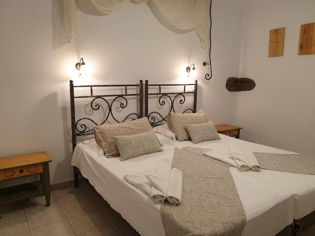 Platis Gialos  Sifnos Hotel Benaki מראה חיצוני תמונה