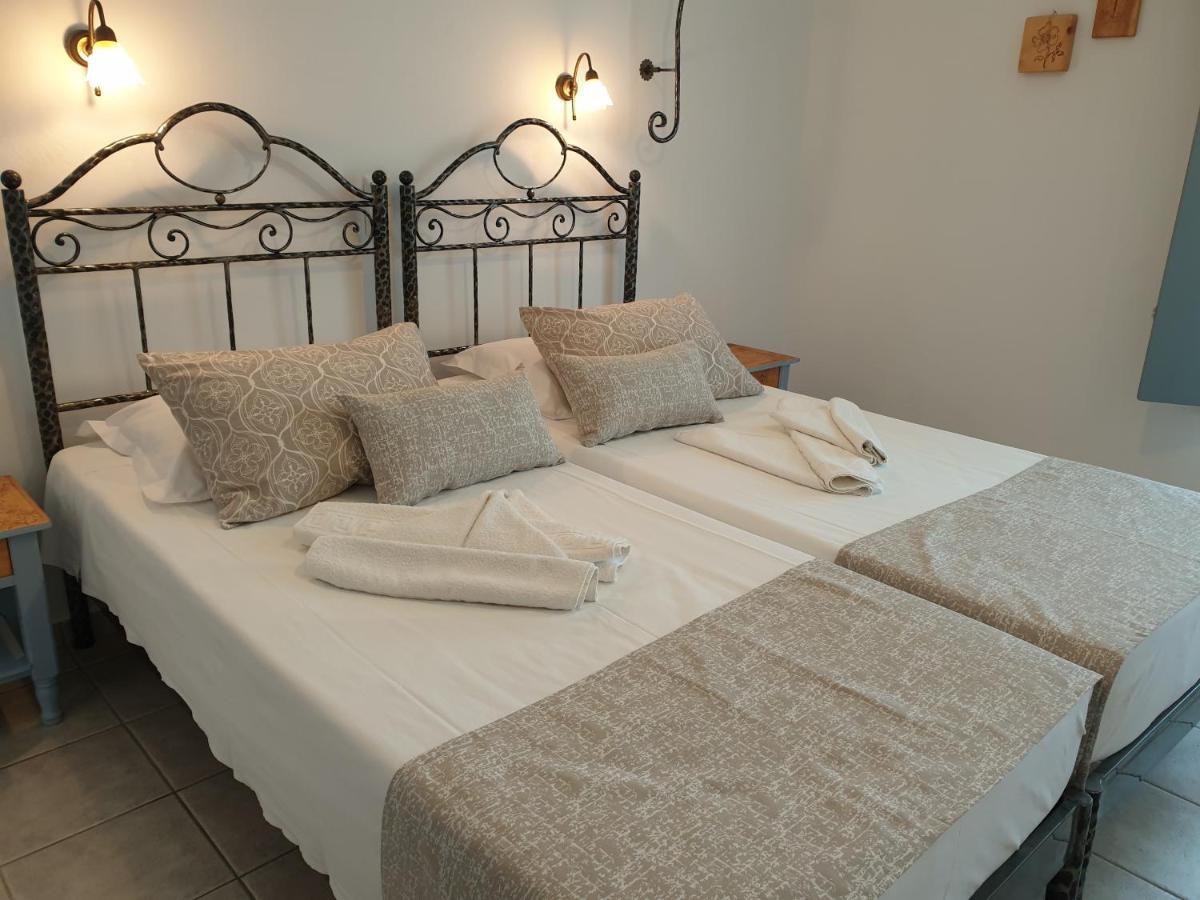 Platis Gialos  Sifnos Hotel Benaki מראה חיצוני תמונה