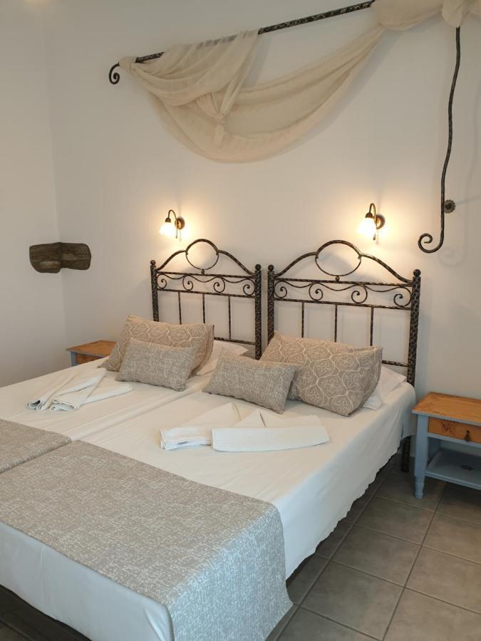 Platis Gialos  Sifnos Hotel Benaki מראה חיצוני תמונה